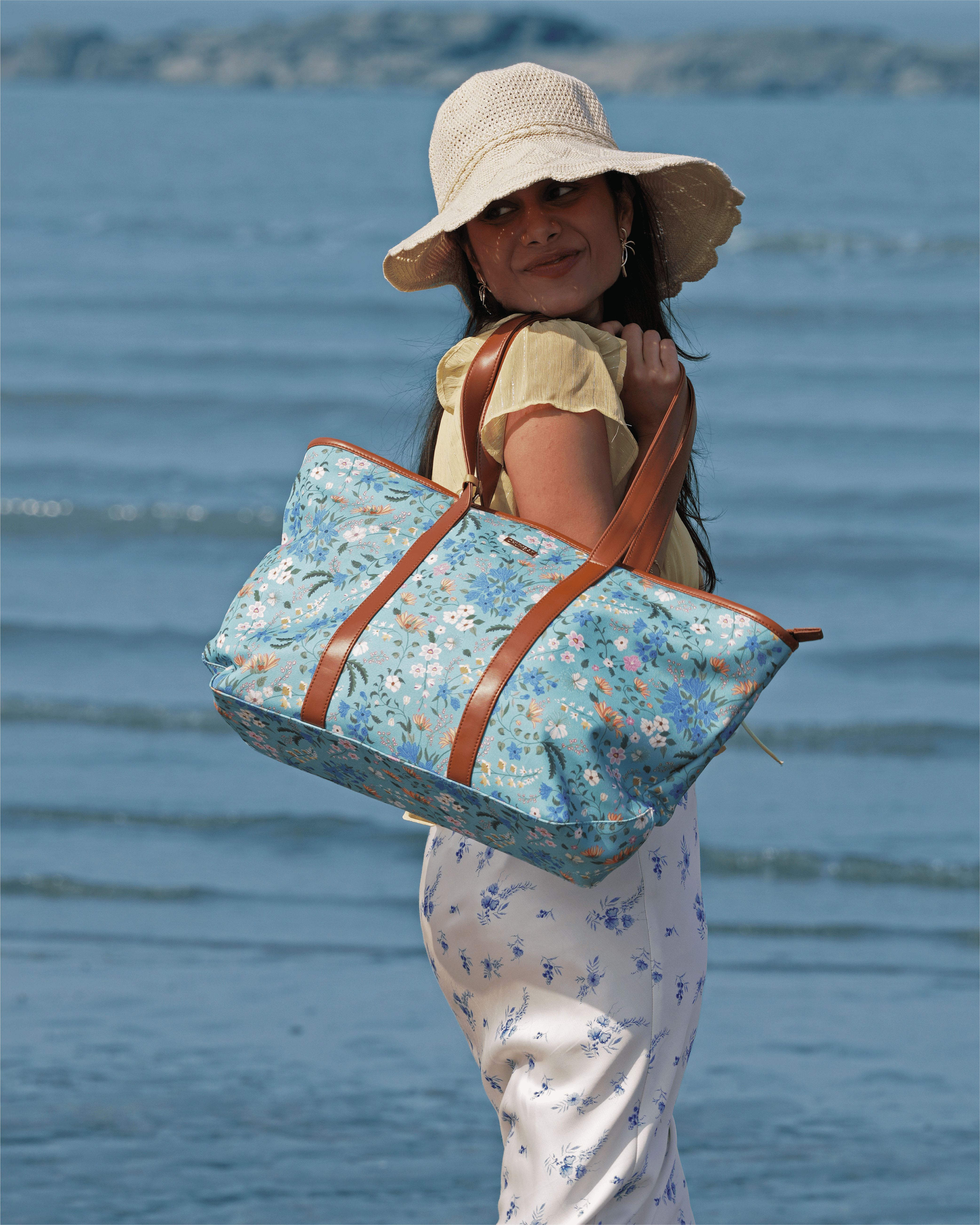 Capri Carry all Tote | Rare & Wild, Amboli