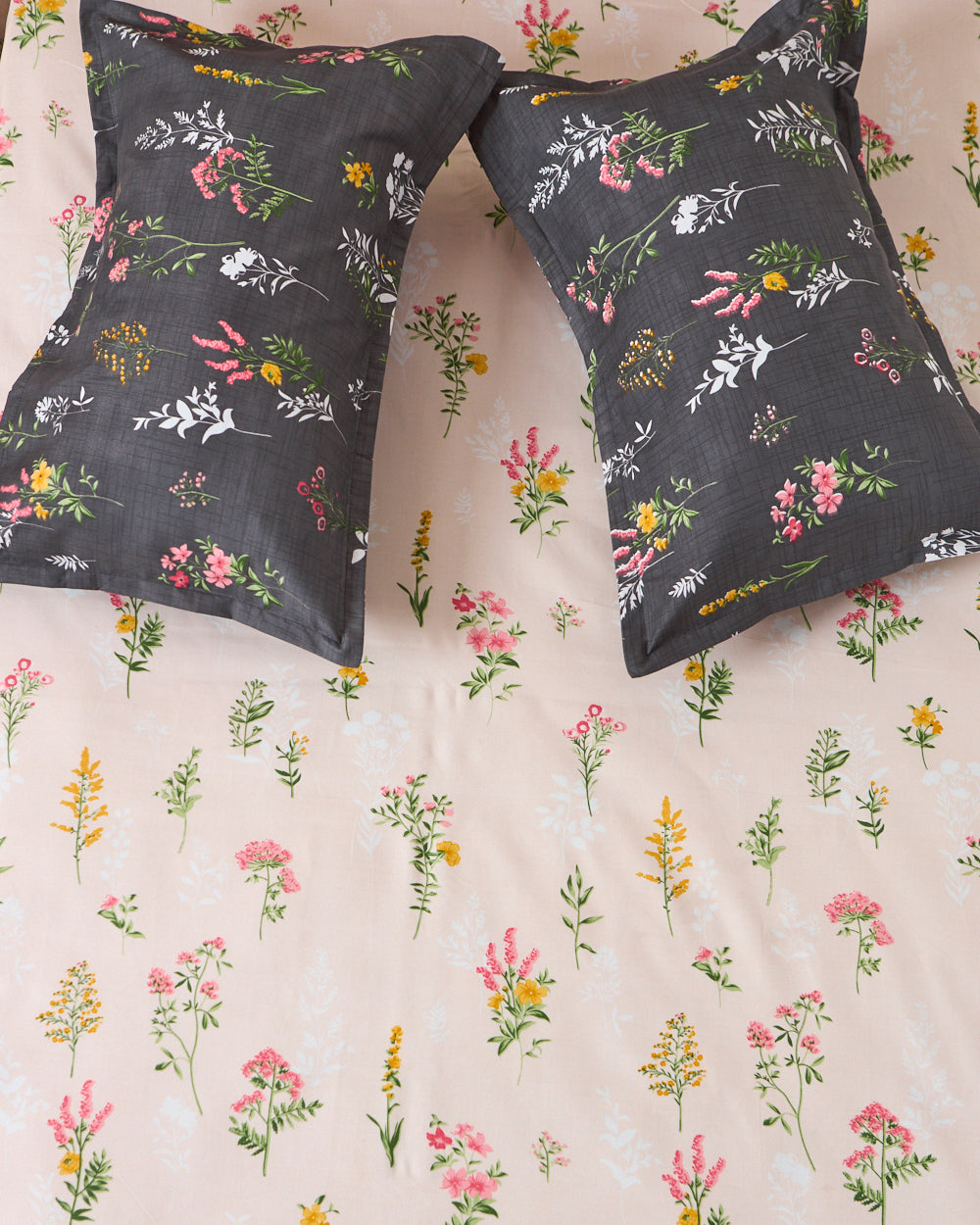Tiny Bloom, off white - Queen Size Bedsheet Polycotton