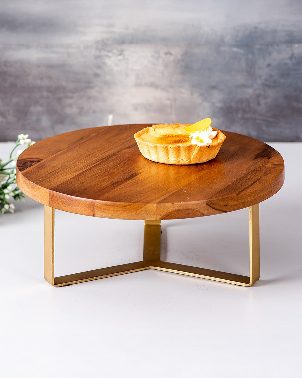 Classic Wooden Cake & Snack Stand