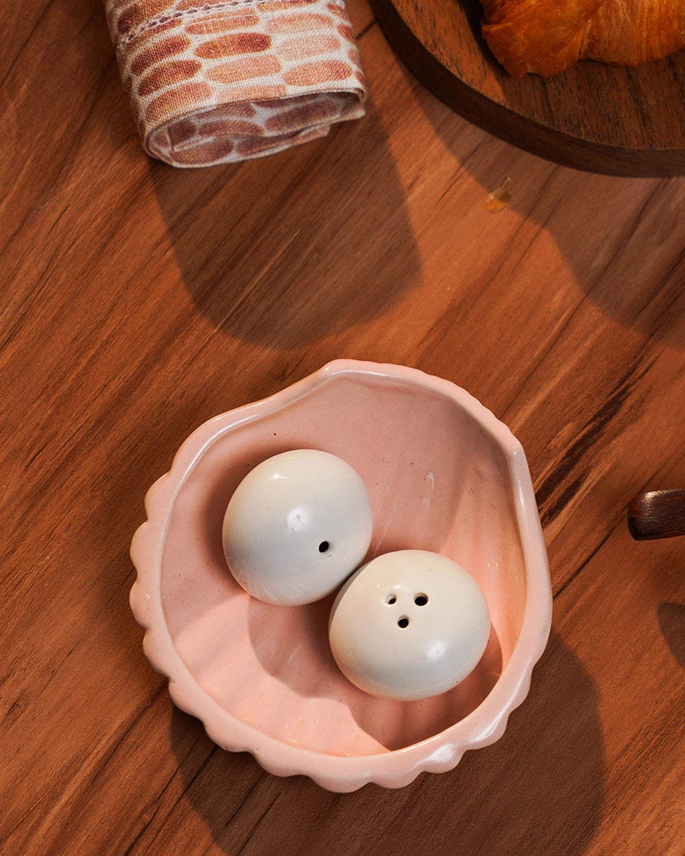 Amarkos- Seashell with pearls salt and pepper shaker