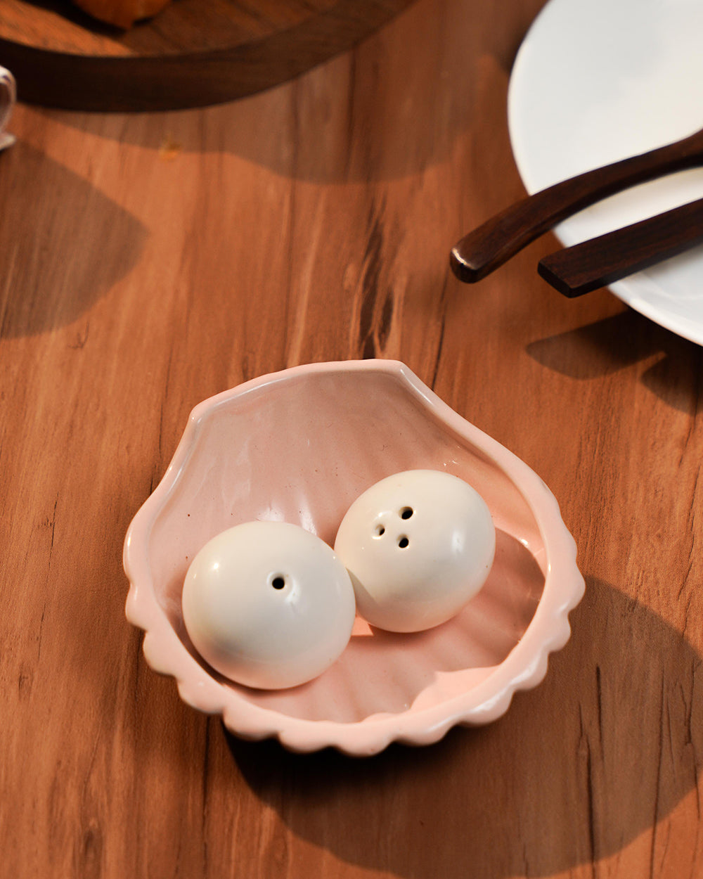 Amarkos- Seashell with pearls salt and pepper shaker