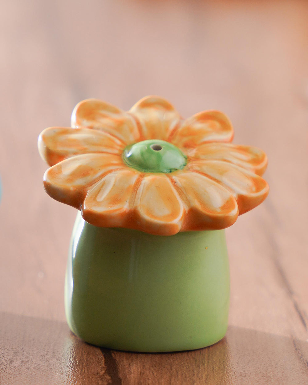 Mahi- Flower and watering can salt and pepper shaker
