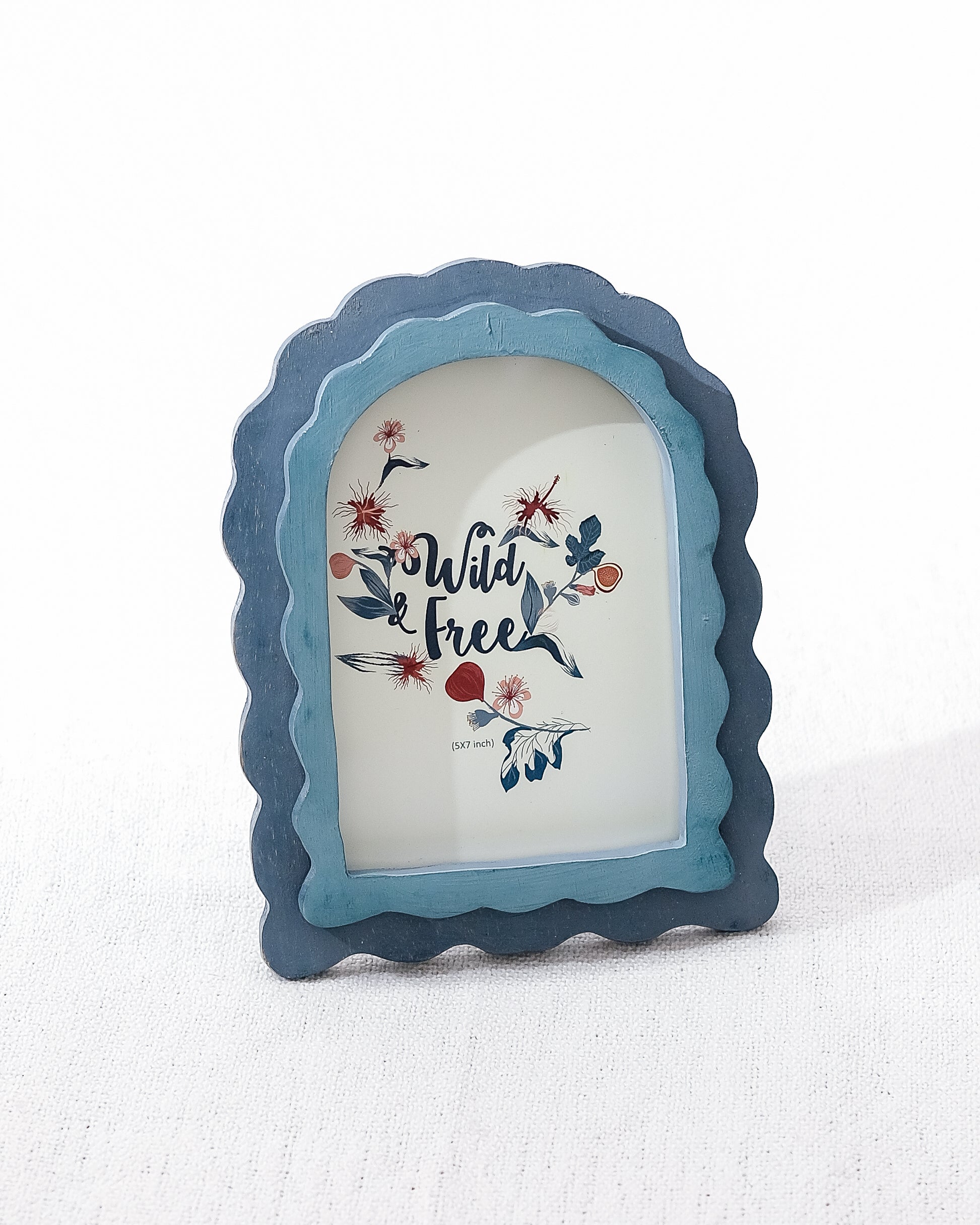 Scallop Window Picture Frame | Lost in Paradise