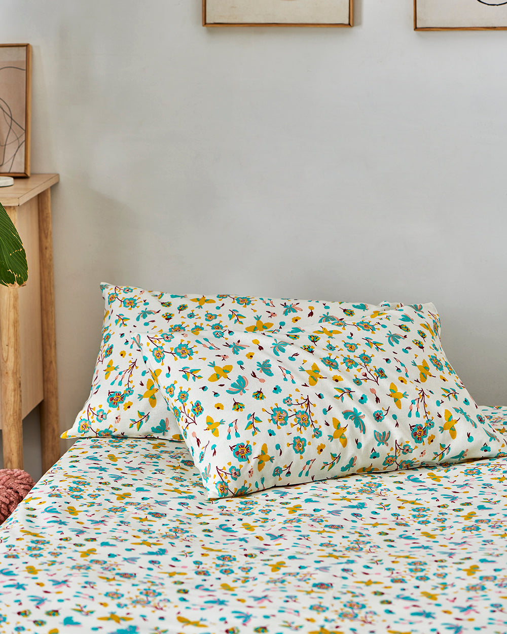 TEAL by Chumbak Arizona Hummingbird Bedsheet - Queen Size, 144TC, Blue