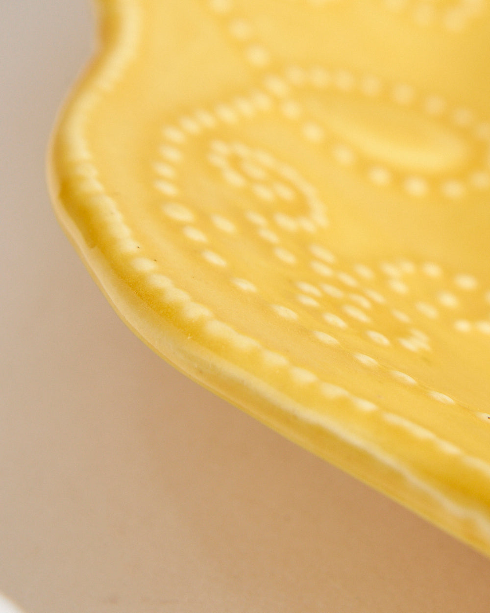 Essentials Lace Quarter Plate, Yellow