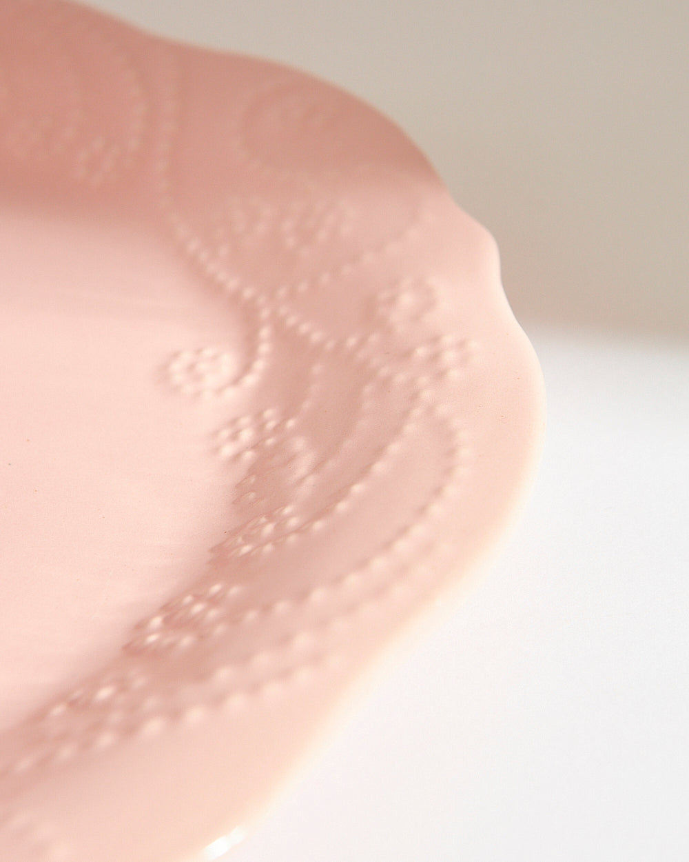 Essentials Lace Dinner Plate, Pink