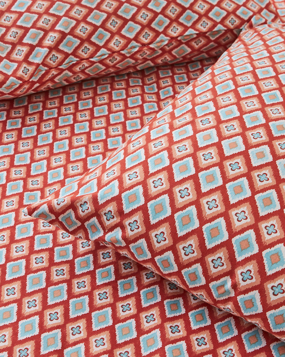 TEAL by Chumbak Ikat Glow Bedsheet, Red - Queen size, 104 TC