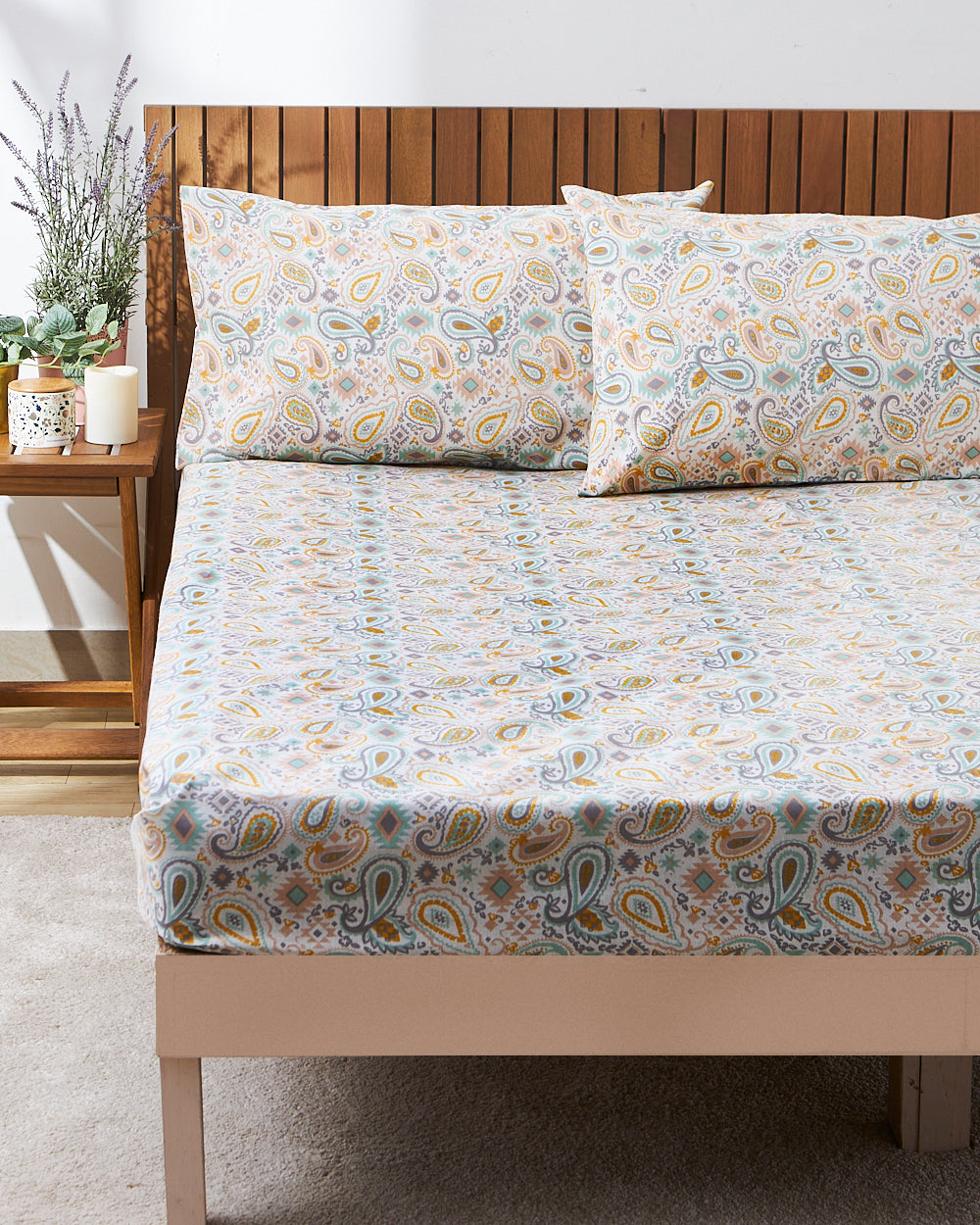 TEAL by Chumbak Paisely Bedsheet, Pink - Queen size, 104 TC