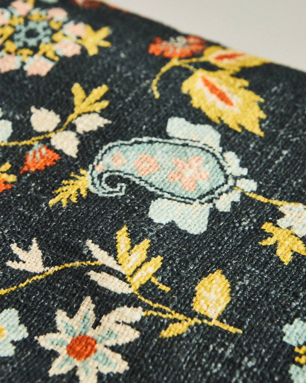 Pixel Paisley Throw, Black
