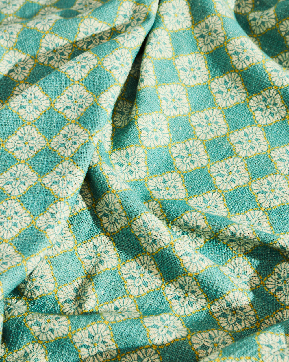 Pixel Jaal Throw, Mint