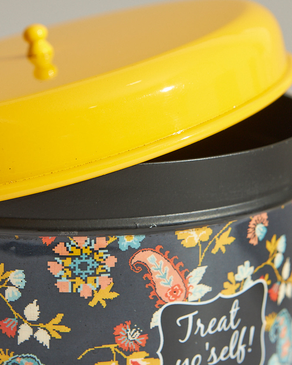 Pixel Paisley Cake Tin