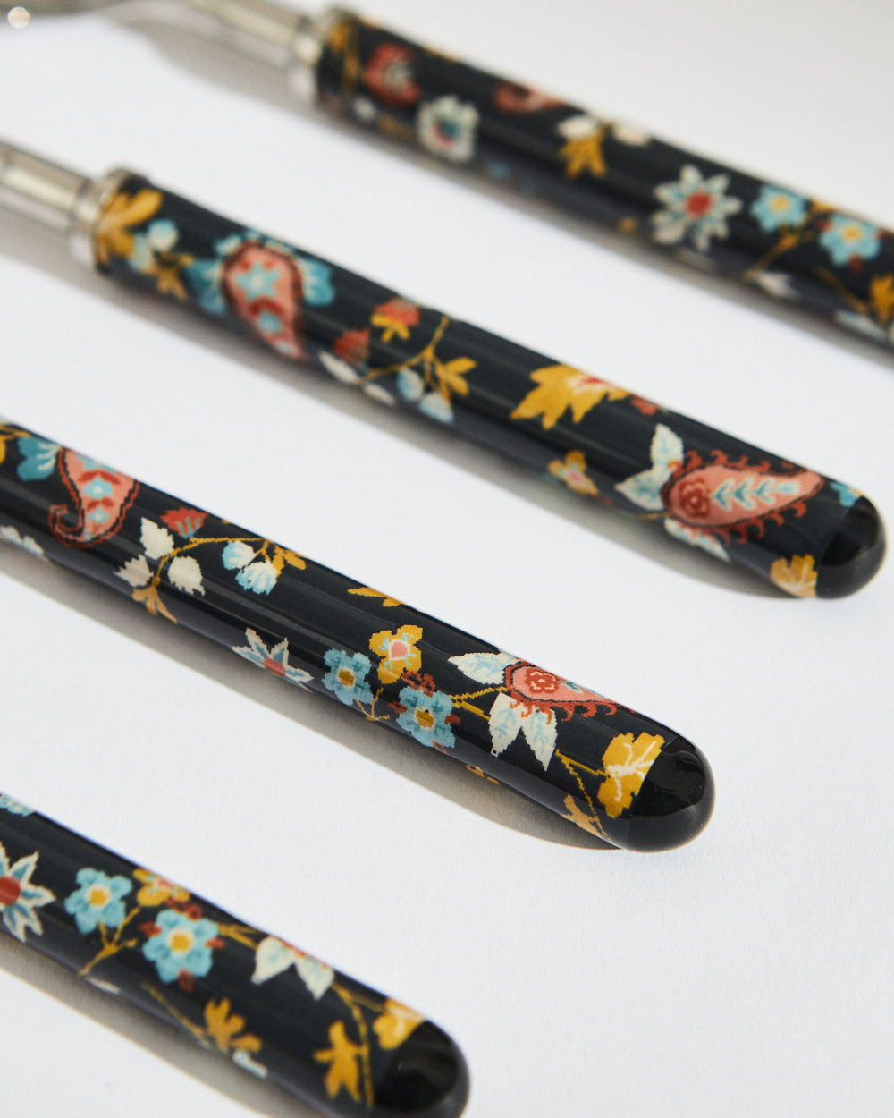 Pixel Paisley Tea Spoons
Black (Set of 4)