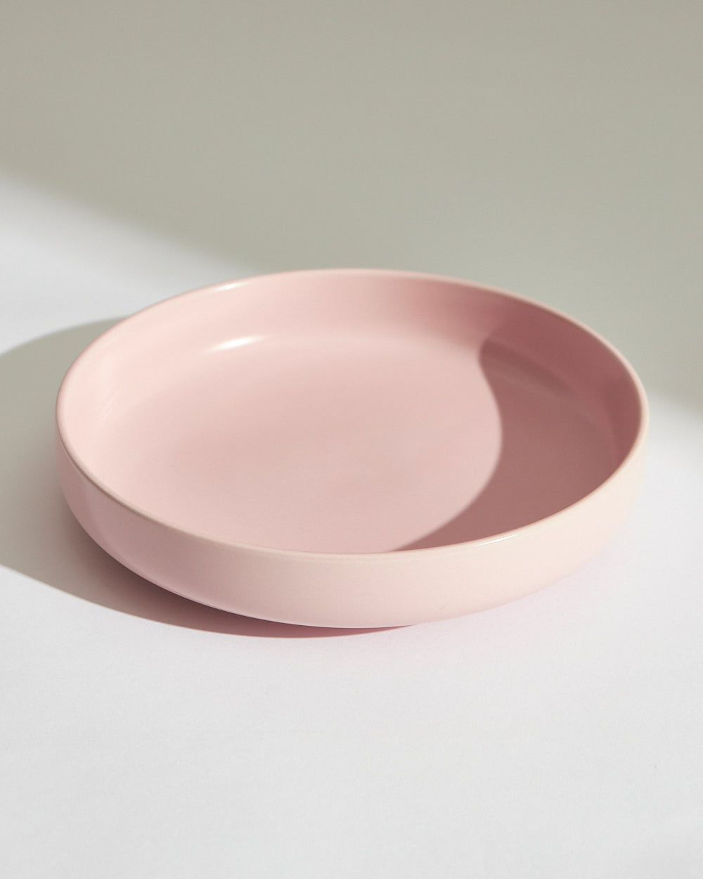 Essentials Shallow Bowl 8"
