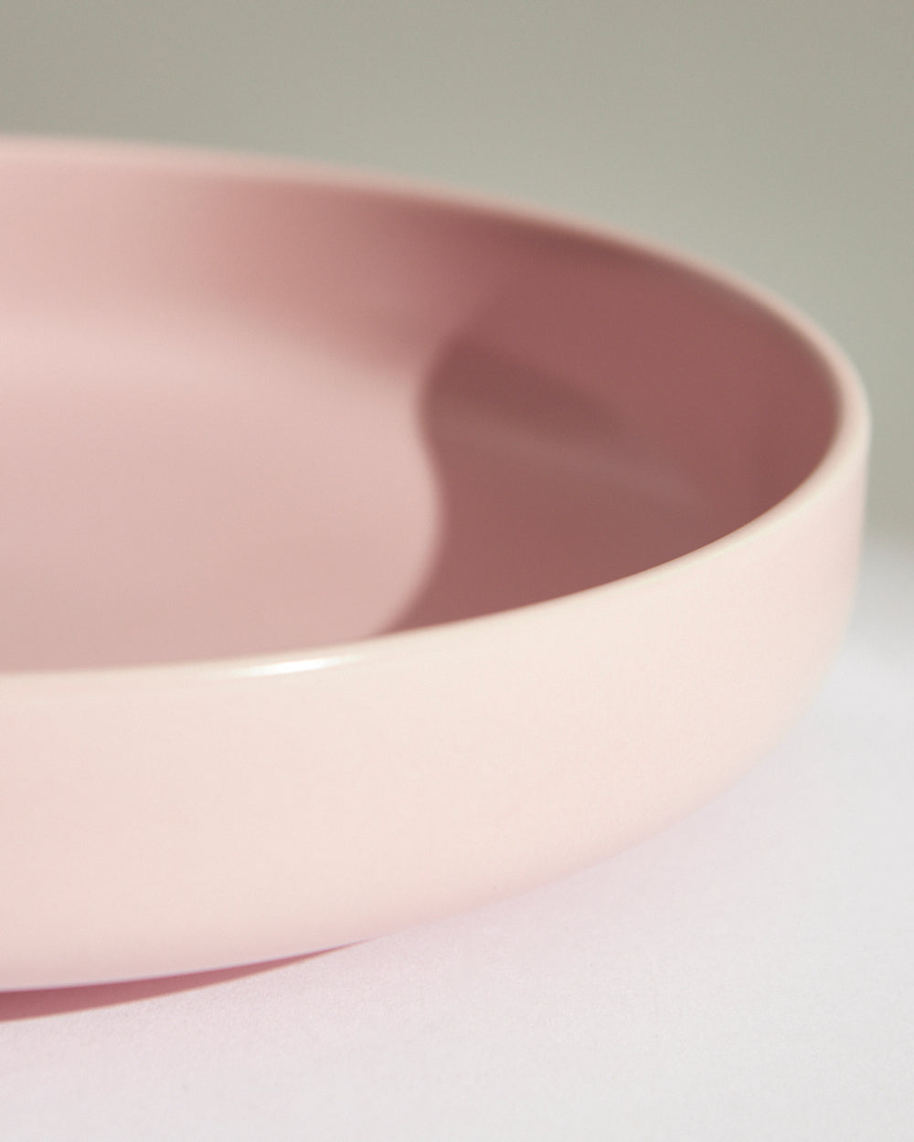 Essentials Shallow Bowl 8"