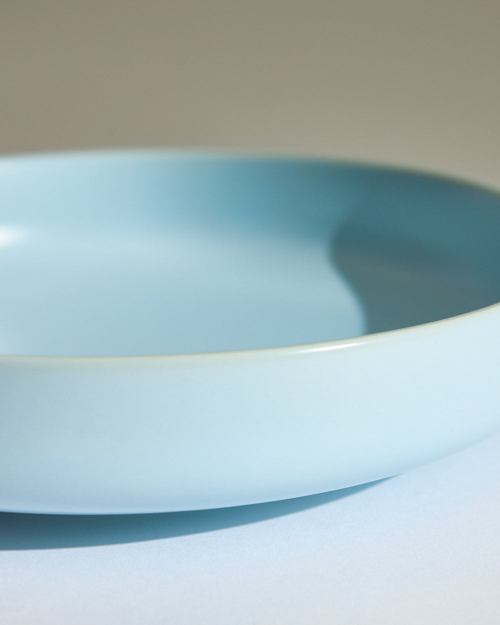 Essentials Shallow Bowl 8"