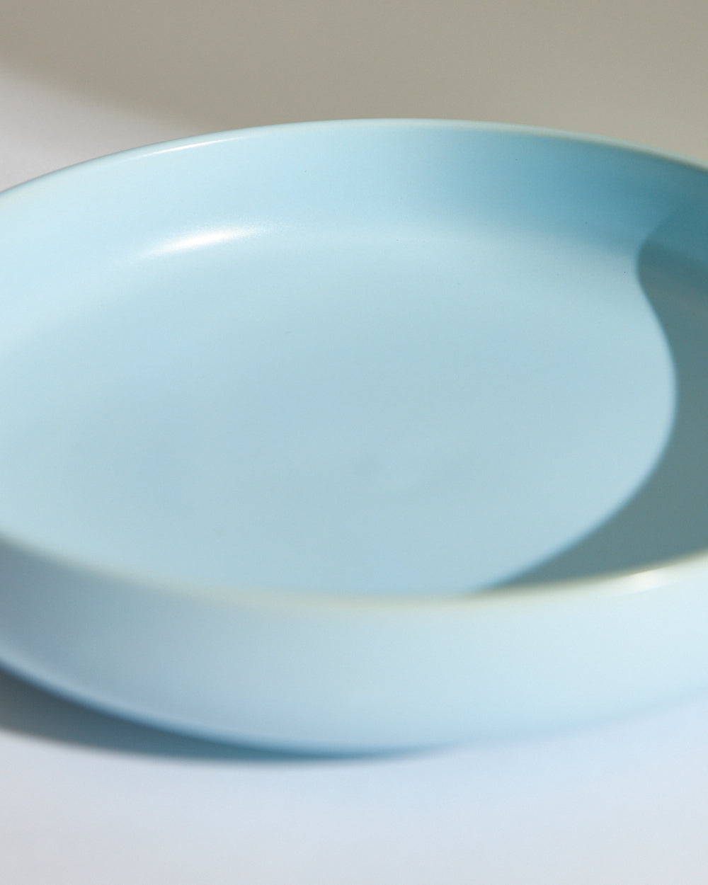 Essentials Shallow Bowl 8"