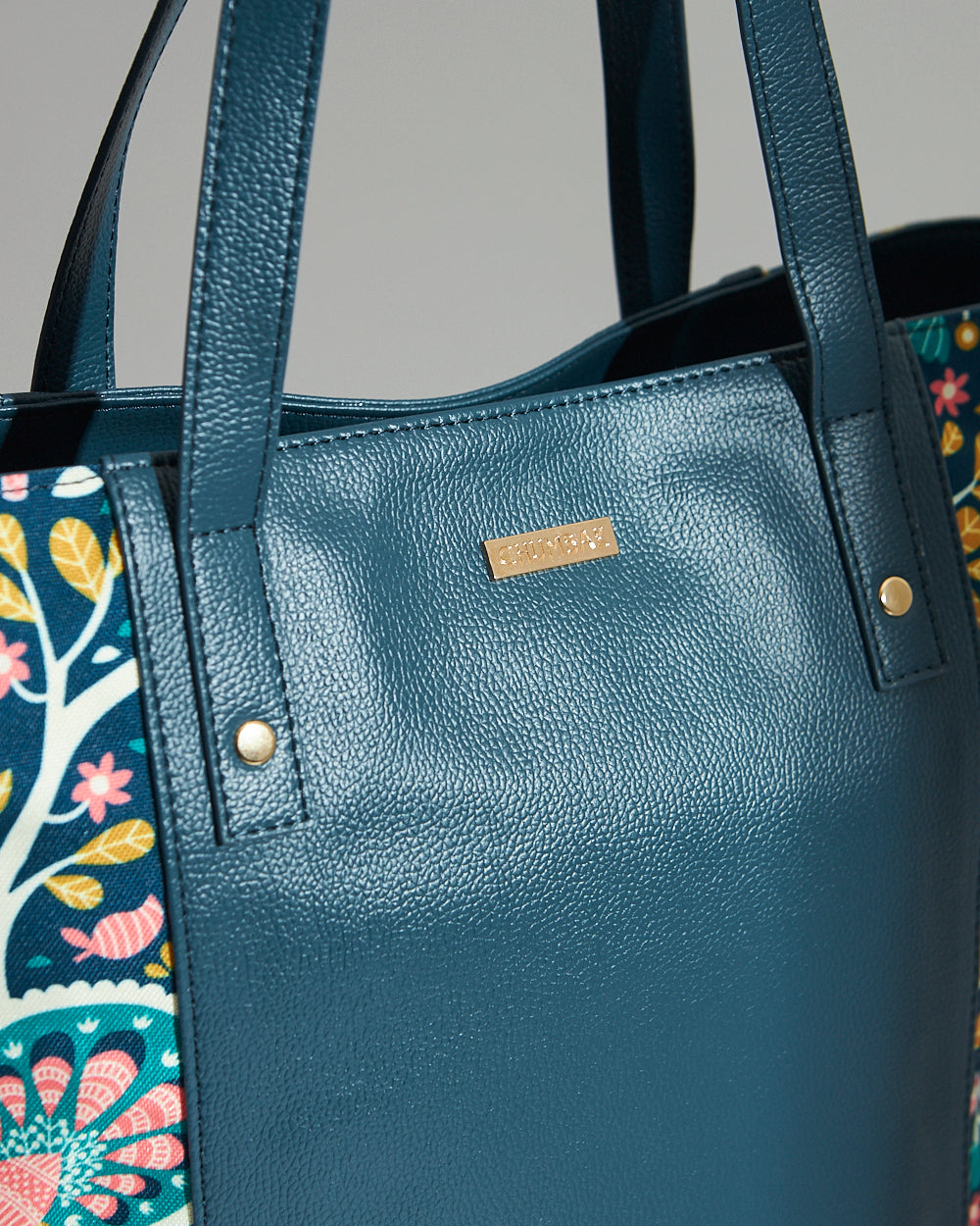 Sundarban Gondh Tassel Tote Bag