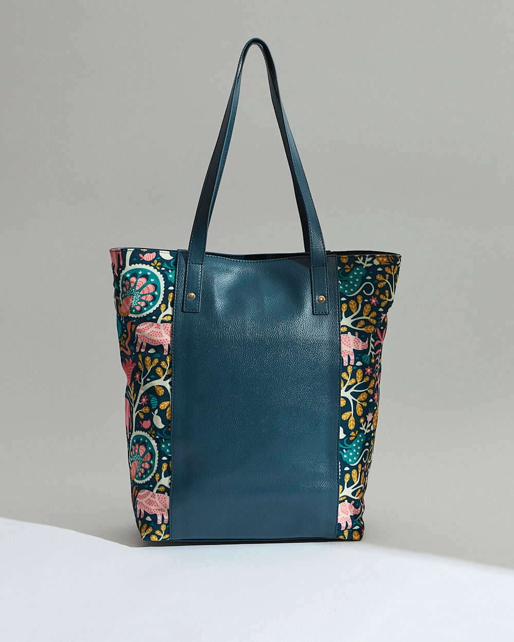 Sundarban Gondh Tassel Tote Bag