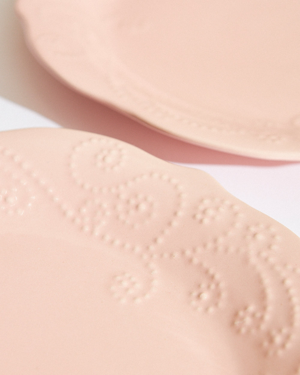 Essentials Lace Dinner Plate, Pink