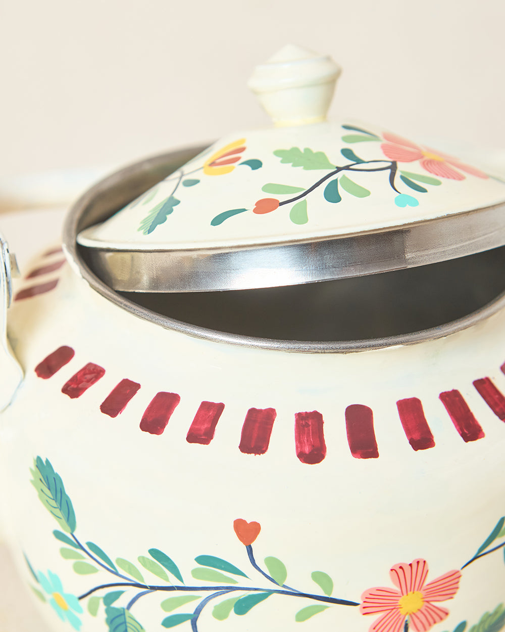 Hangul Hand-painted Kahwah Kettle, Steel-600-ml | Kashmir Trails