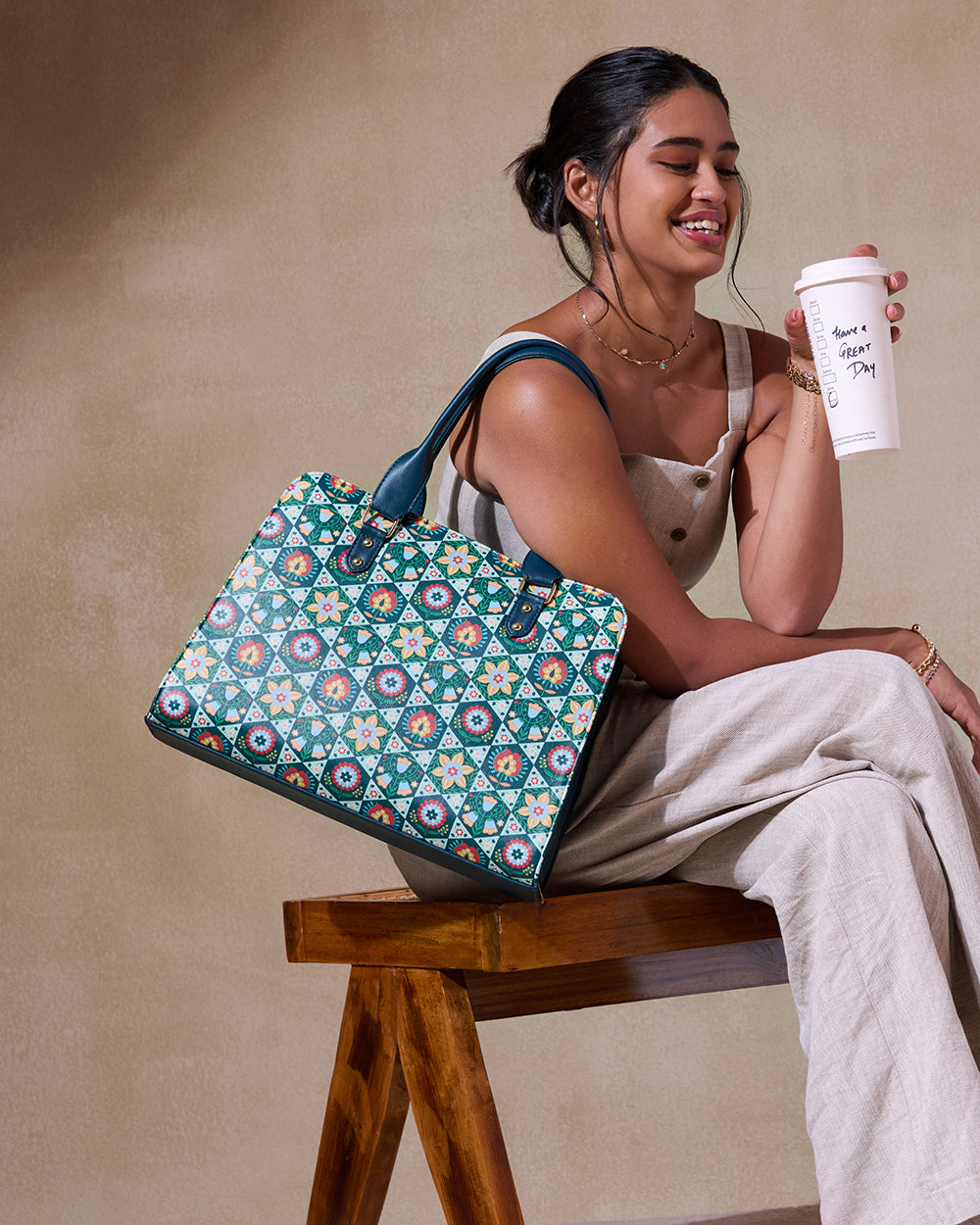 The Naples Tote – Floral | Digital Nomad