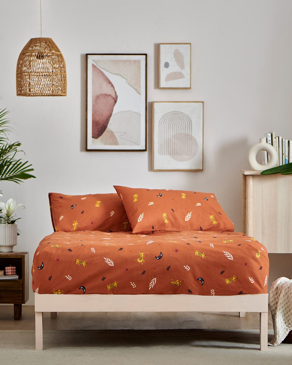 Chumbak TEAL by Chumbak Siberian Tigers Bedsheet - Queen size, 136TC, Brown