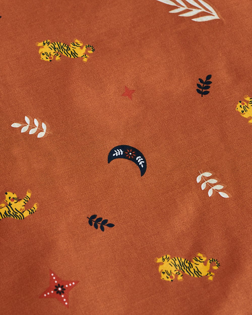 Chumbak TEAL by Chumbak Siberian Tigers Bedsheet - Queen size, 136TC, Brown