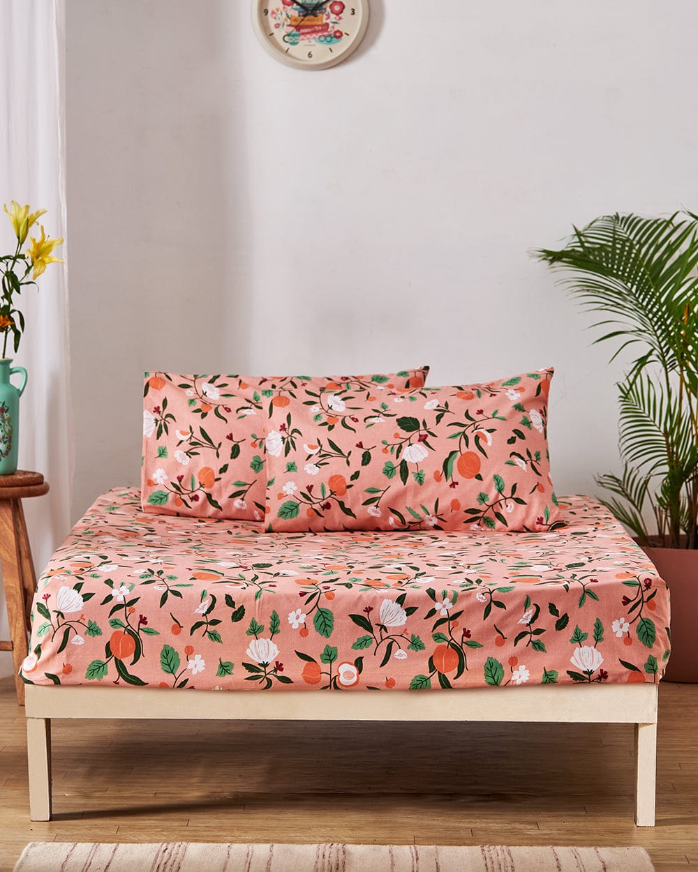 Chumbak TEAL By Chumbak Spain Peaches Bedsheet Set - Queen, 136TC