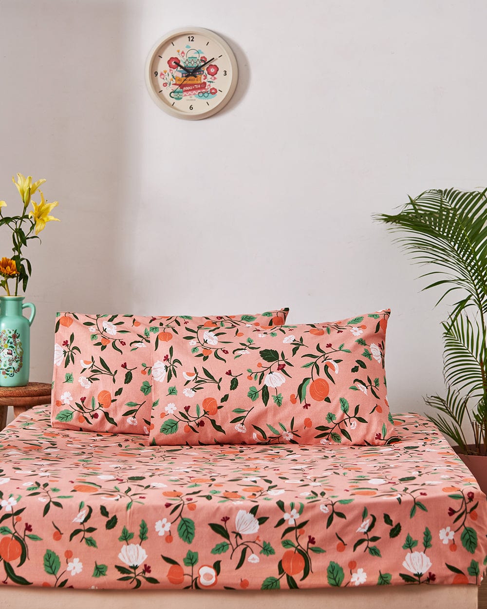 Chumbak TEAL By Chumbak Spain Peaches Bedsheet Set - Queen, 136TC