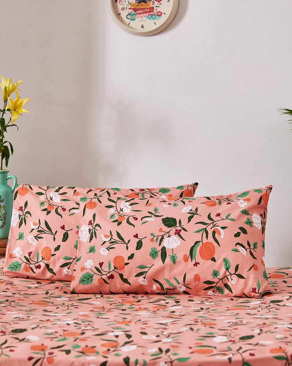 Chumbak TEAL By Chumbak Spain Peaches Bedsheet Set - Queen, 136TC