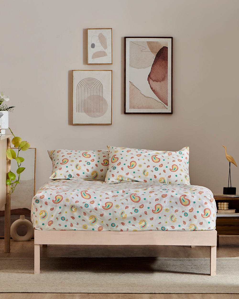 Chumbak TEAL by Chumbak Cypress Paisleys Double Bedsheet Queen size, 136TC, Ivory