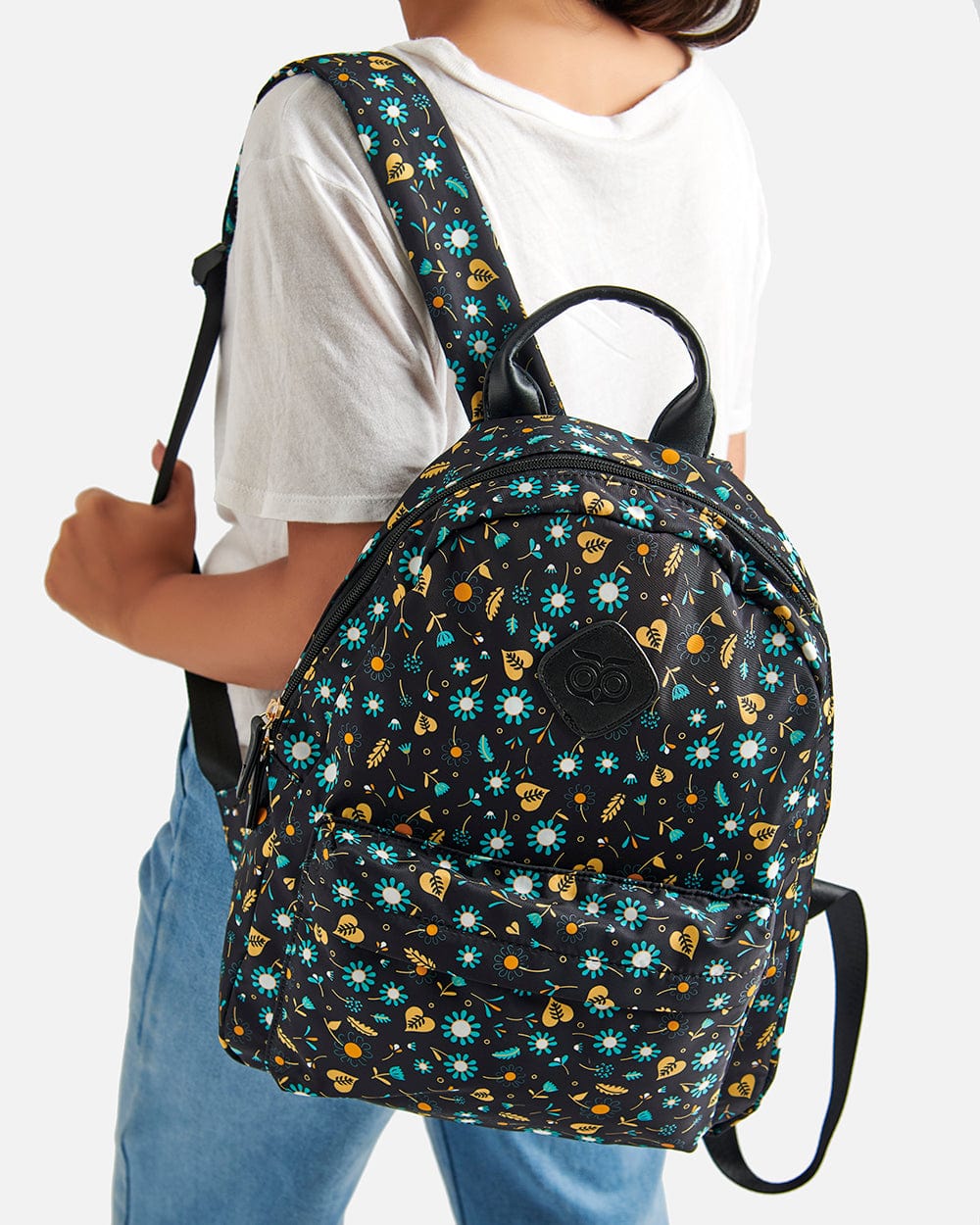 Chumbak Daisy Day Backpack - Black