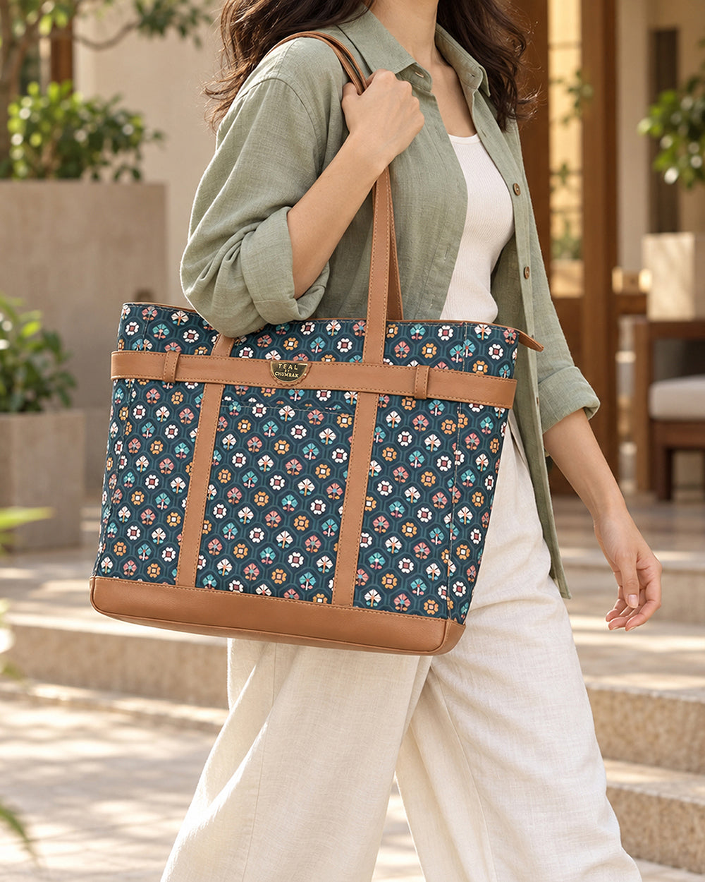 Teal by Chumbak Pixel Flower Laptop Tote