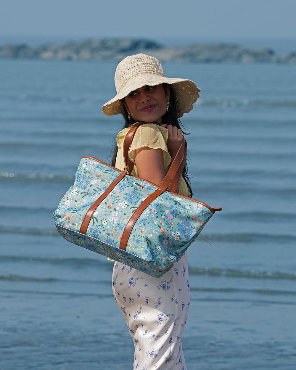 Capri Carry all Tote| Rare & Wild, Amboli