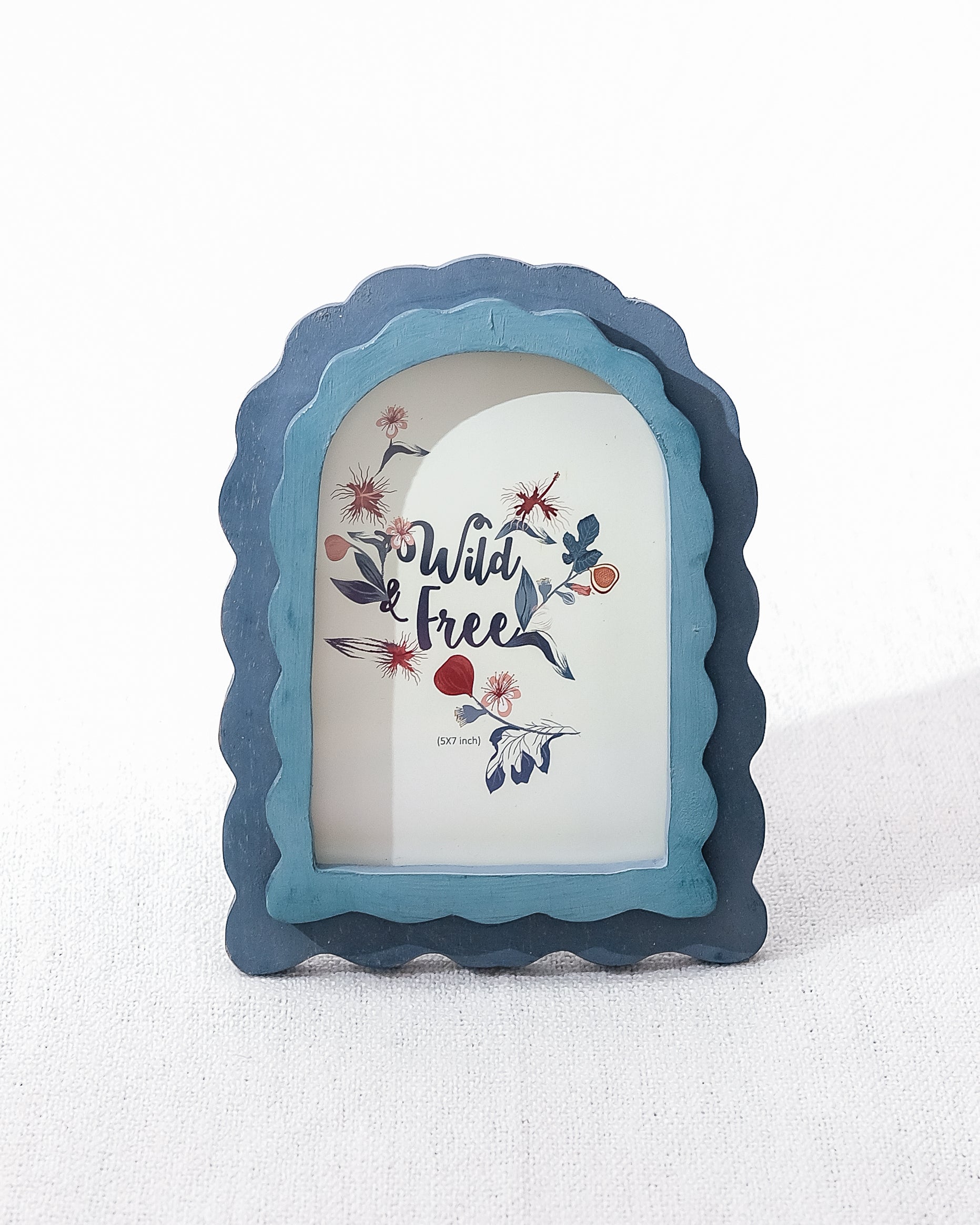 Scallop Window Picture Frame | Lost in Paradise