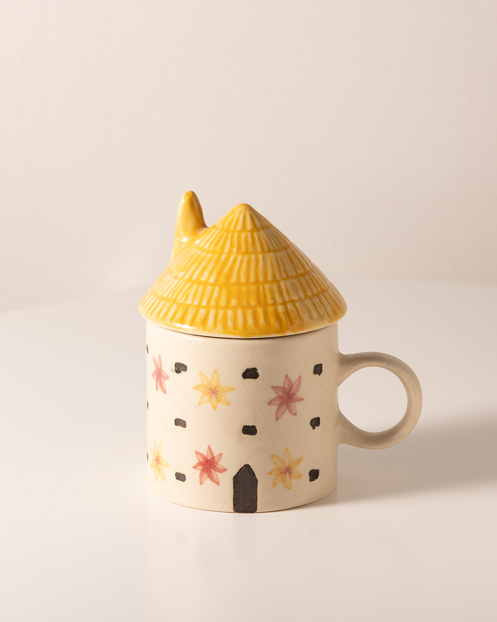 Amaltas- house shaped mug with lid