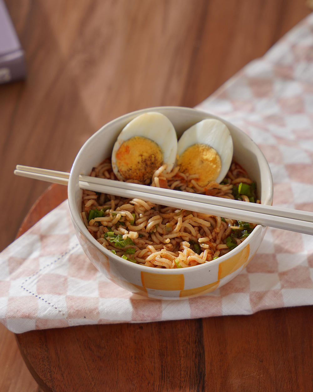 Ela- ramen bowl with chopstick holder