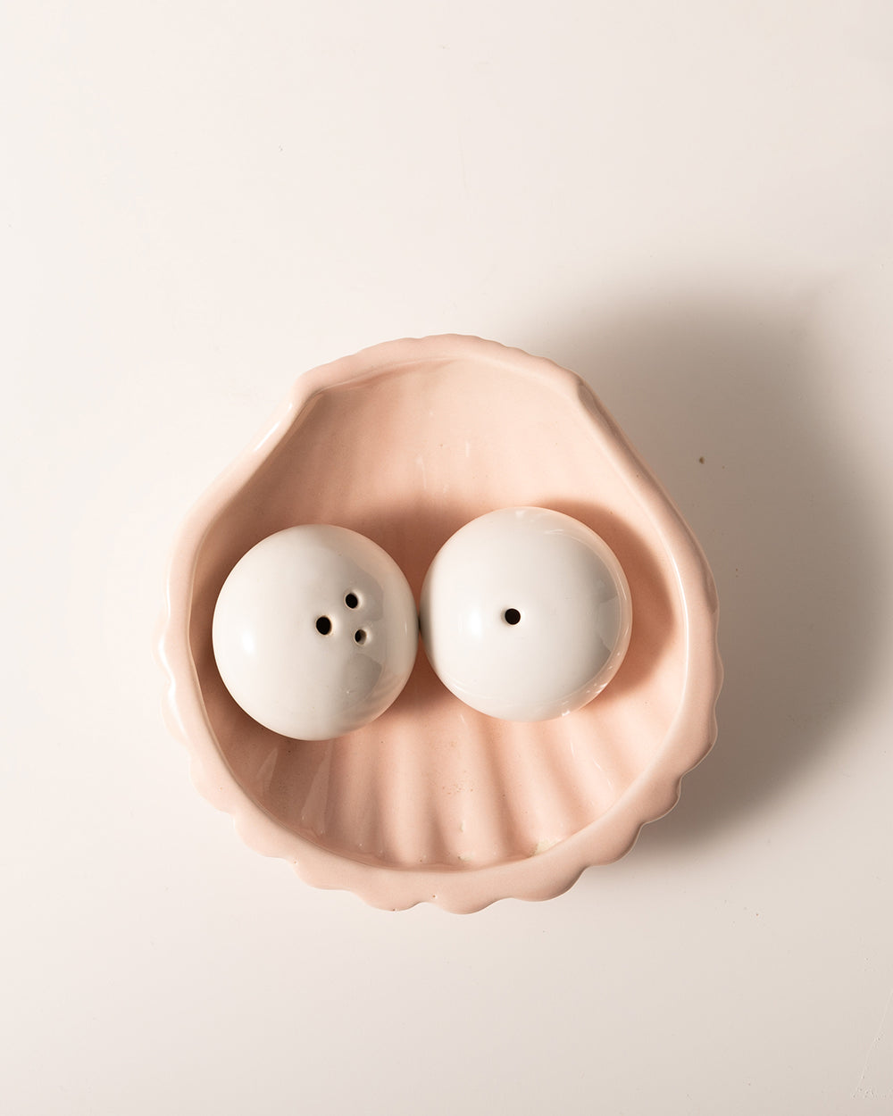 Amarkos- Seashell with pearls salt and pepper shaker