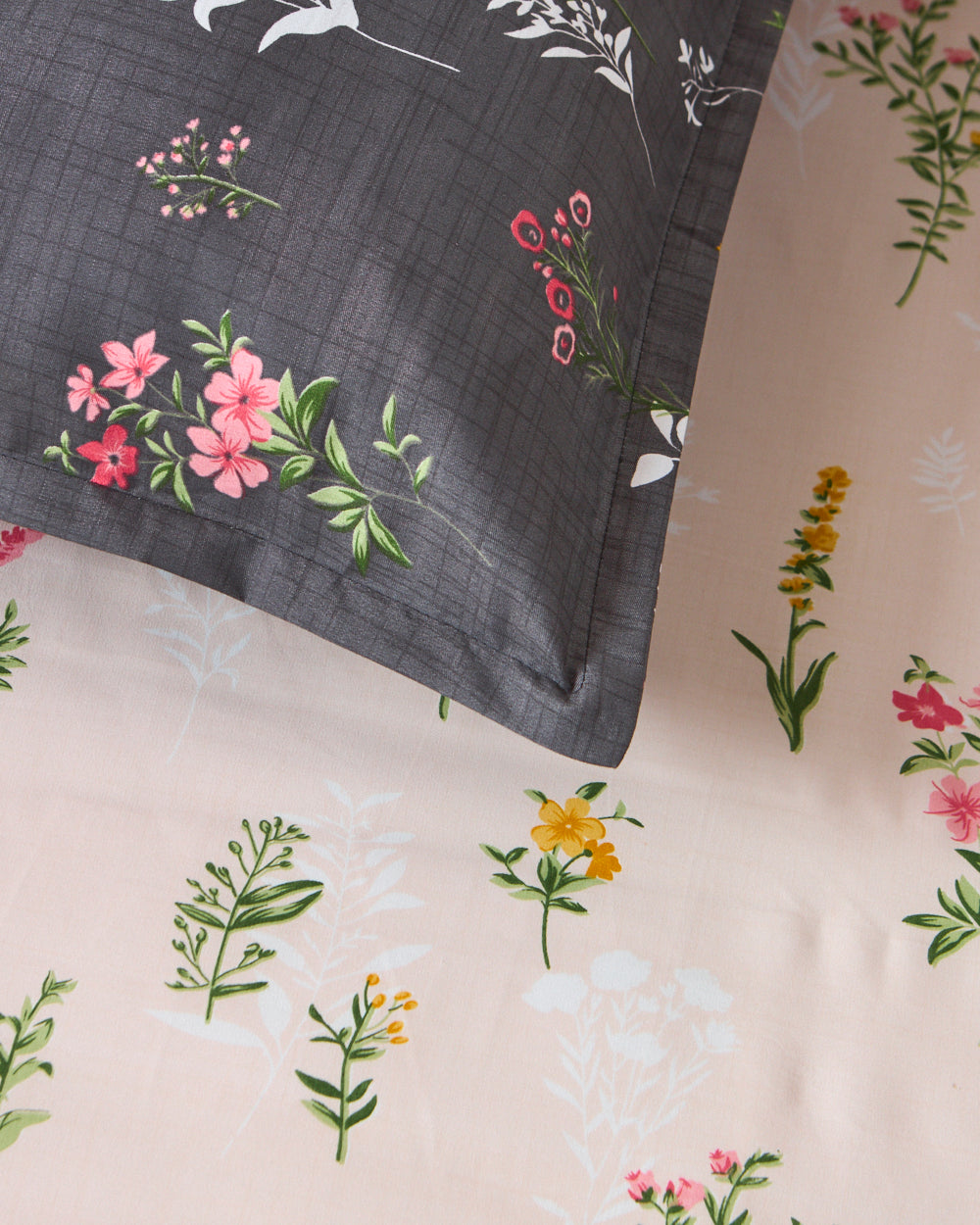 Tiny Bloom, off white -  Queen Size Bedsheet Polycotton