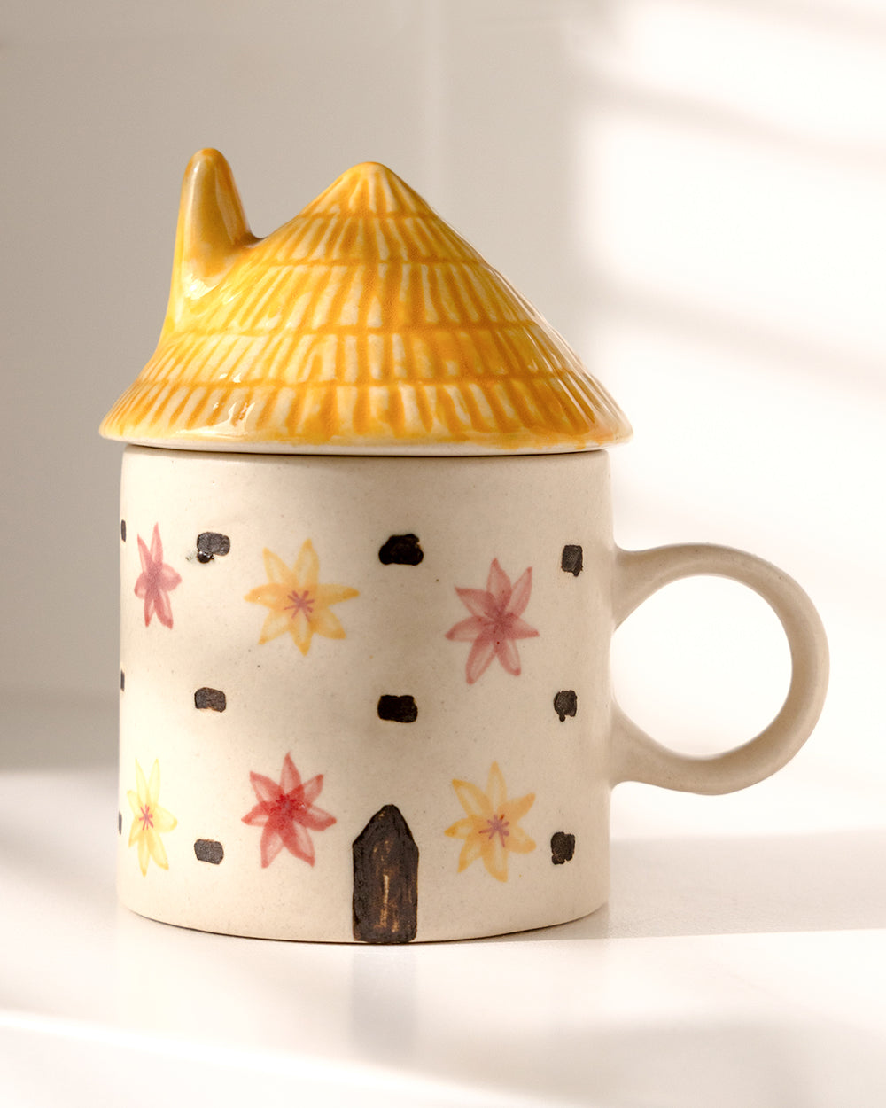 Amaltas- house shaped mug with lid