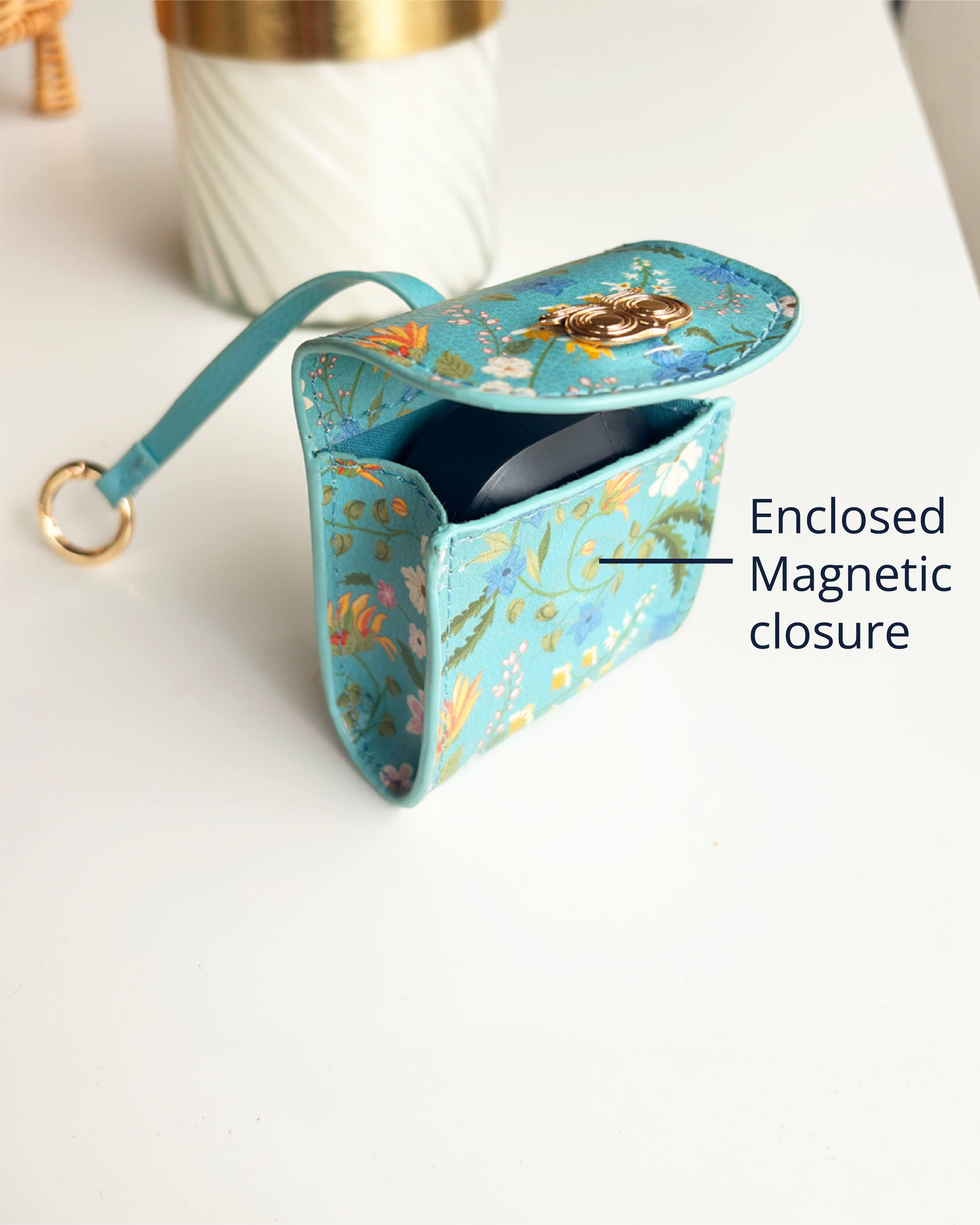 Highlands Air Pod Case Bag Charm  | Rare & Wild