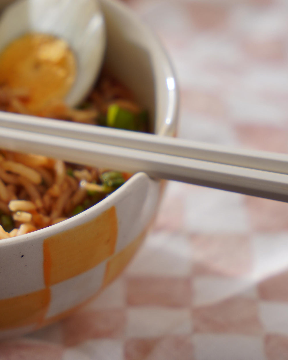 Ela- ramen bowl with chopstick holder