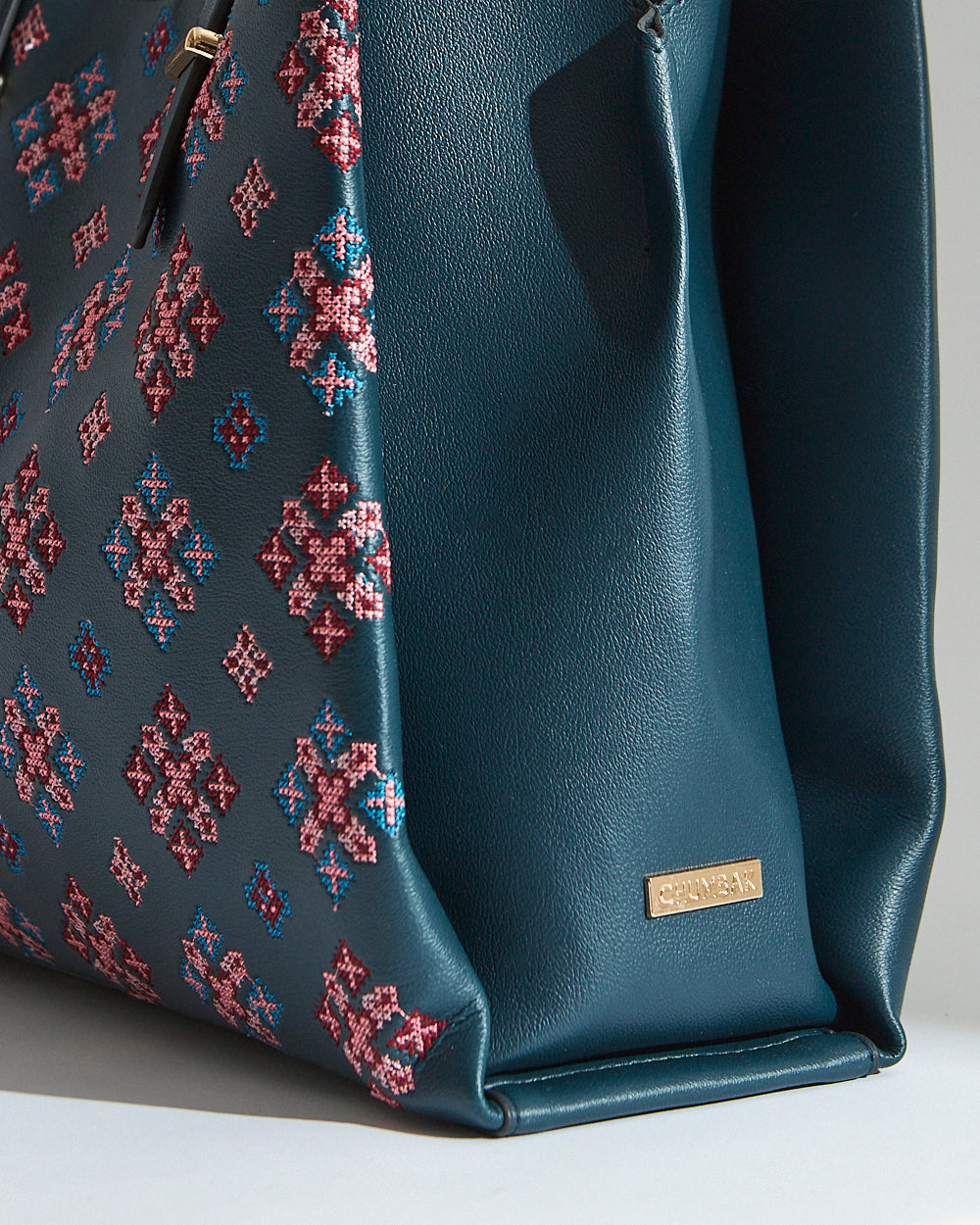 Vibrant Horizon Fashion Tote Bag – Teal Green
