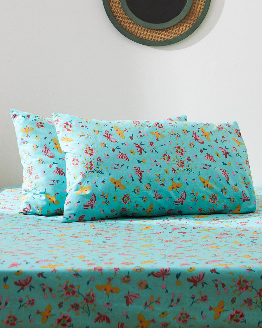 TEAL by Chumbak Arizona Hummingbird Bedsheet - Queen Size, 144TC, Green