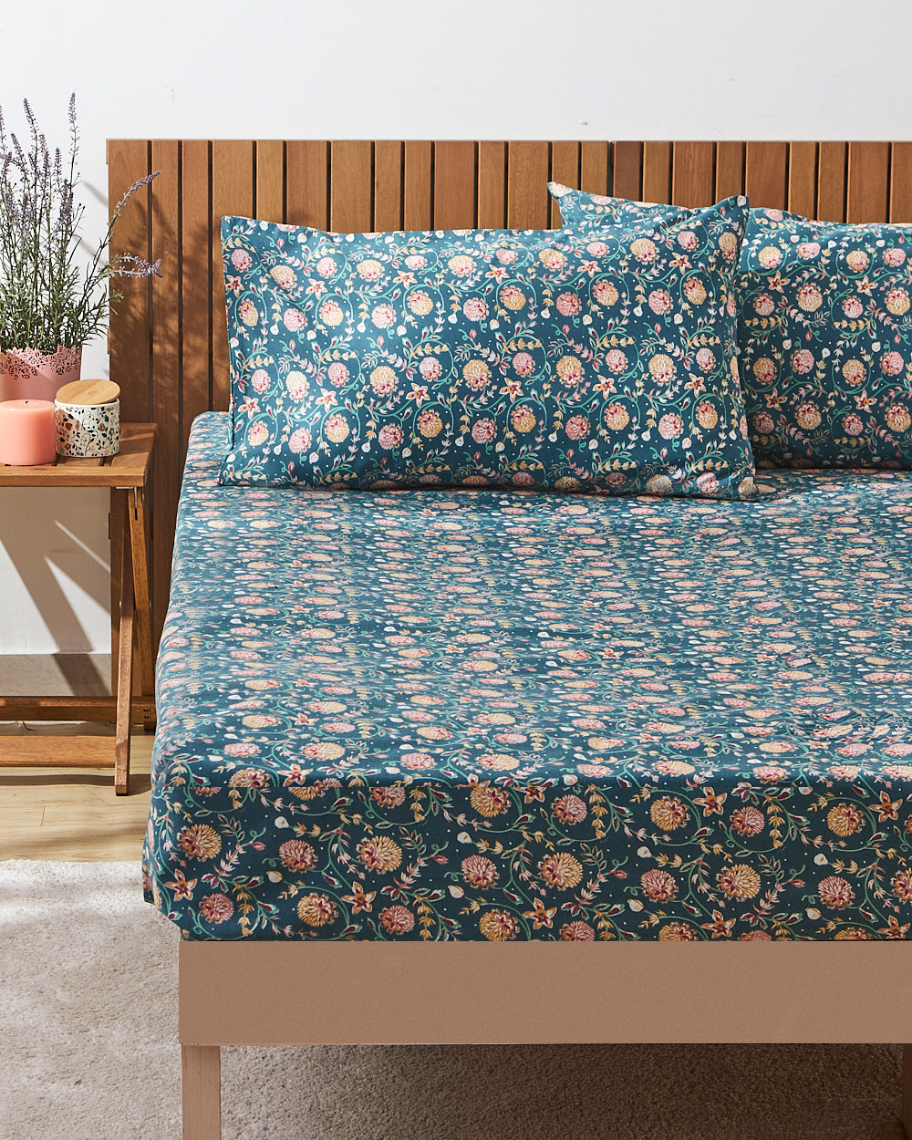 TEAL by Chumbak Big Bloom Bedsheet, Blue - Queen size, 104 TC