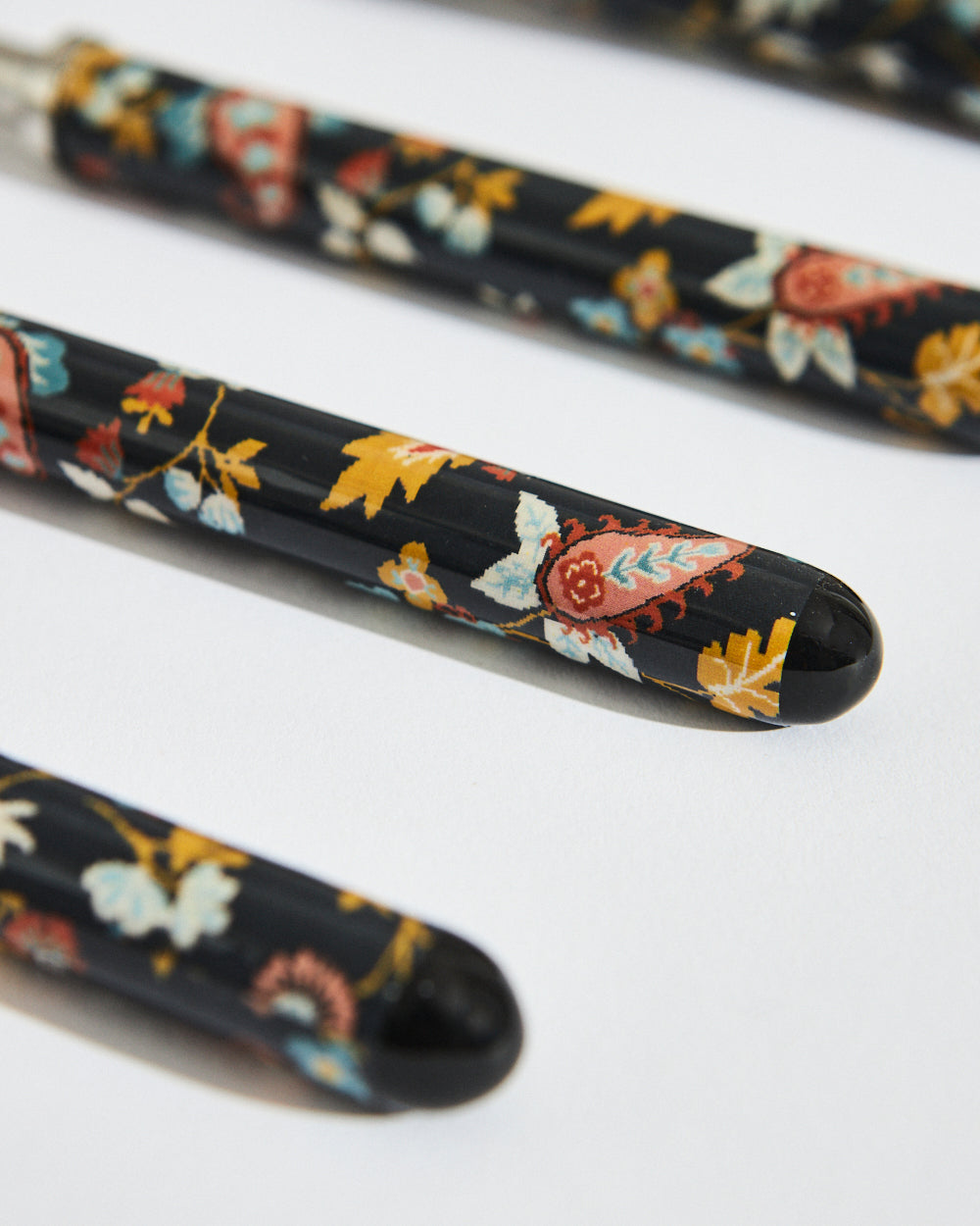 Pixel Paisley Meal Spoons Black ( Set of 4)