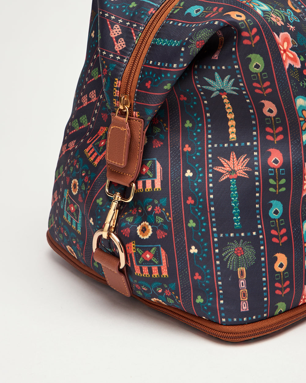 Getaway Duffle Bag - Tusker | Digital Nomad