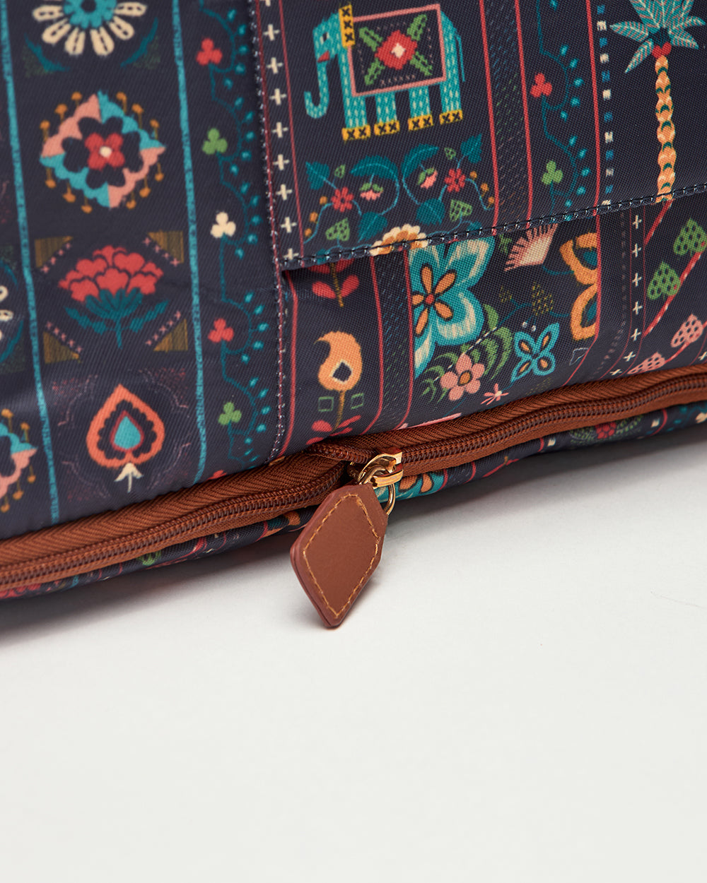 Getaway Duffle Bag - Tusker | Digital Nomad