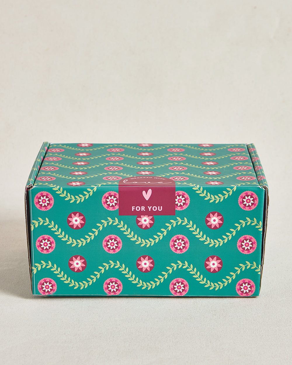 Jhilmil Gift Box - Squarish