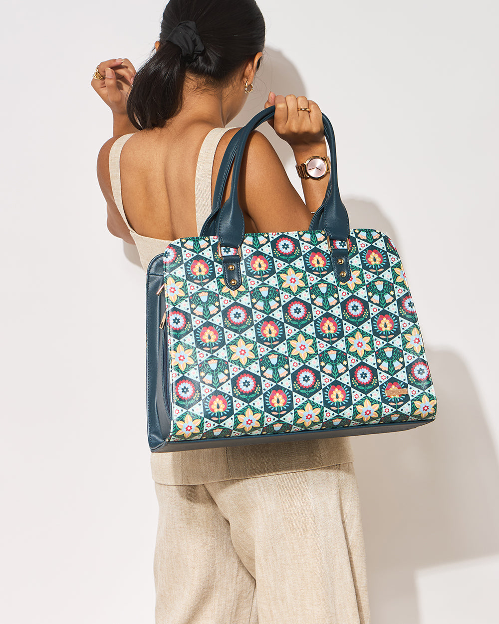 The Naples Tote – Floral | Digital Nomad